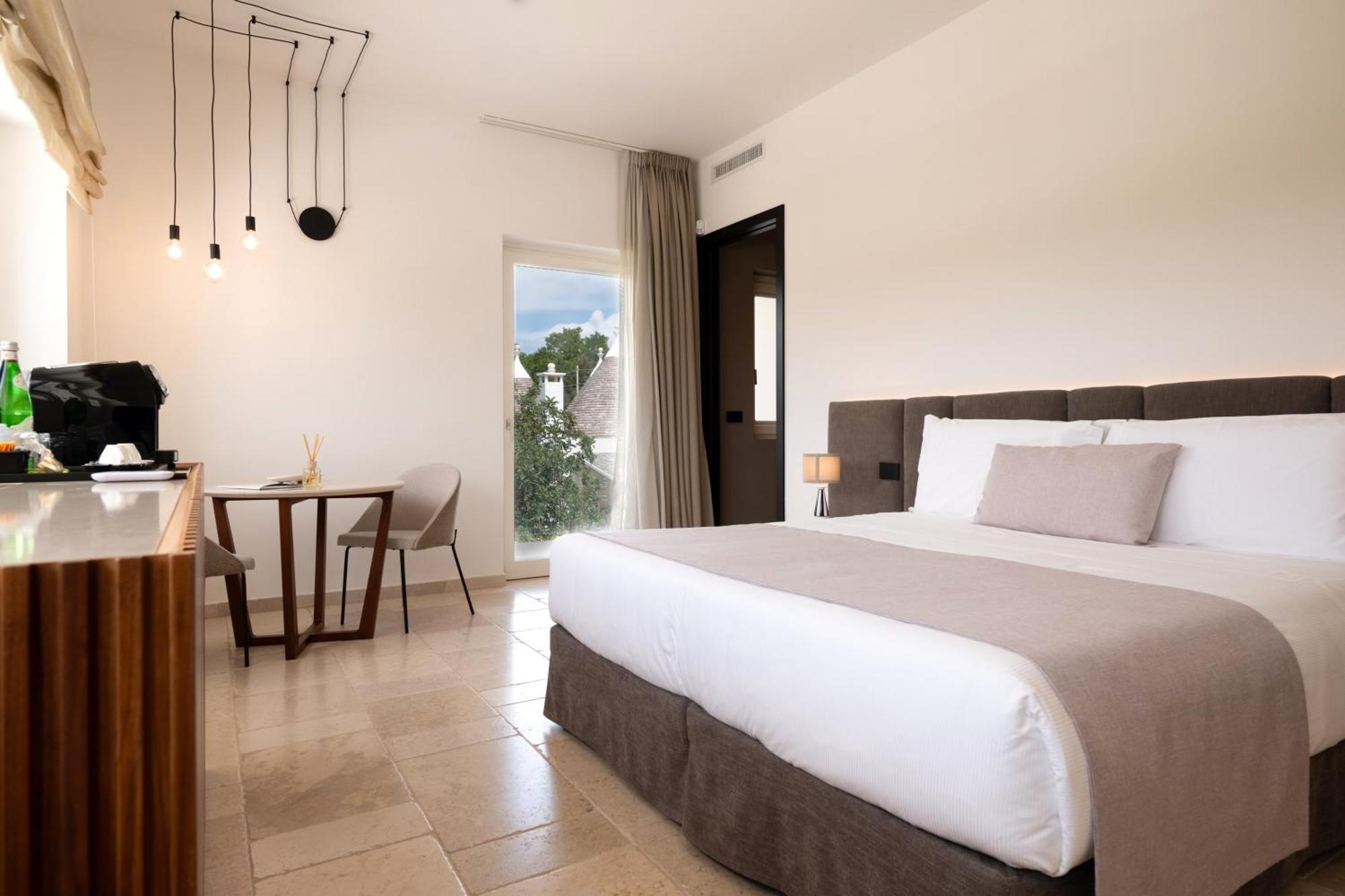 Essenza Relais Contemporaneo Bed and Breakfast Cisternino Exteriör bild