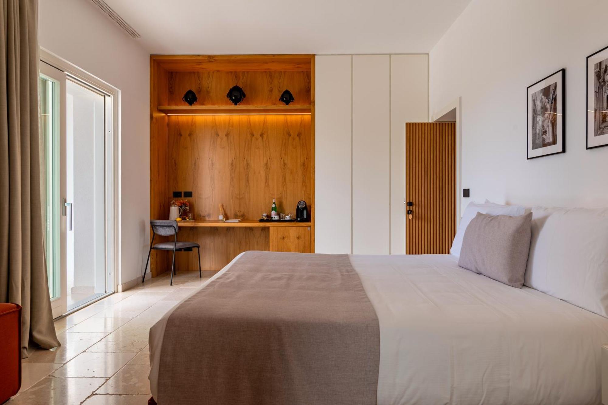 Essenza Relais Contemporaneo Bed and Breakfast Cisternino Exteriör bild
